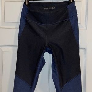 Outdoor Voices Warmup 7/8 Leggings Textured Compression; Mid-Rise